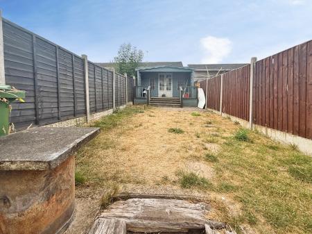 2 bedroom Terraced House to let in Bucks Hill, Camp Hill, Nuneaton, CV10