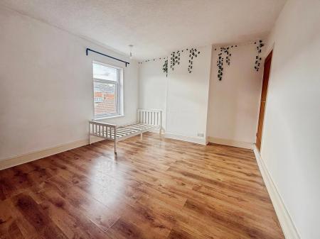2 bedroom Terraced House to let in Bucks Hill, Camp Hill, Nuneaton, CV10