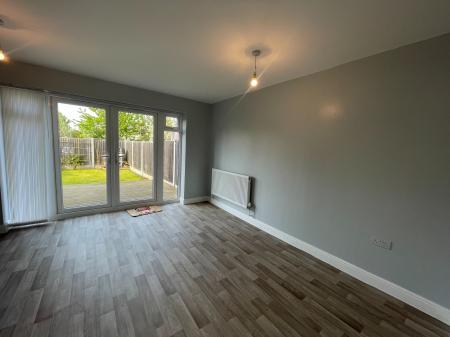2 bedroom Terraced House to let in Elwell Avenue, Barwell, LE9