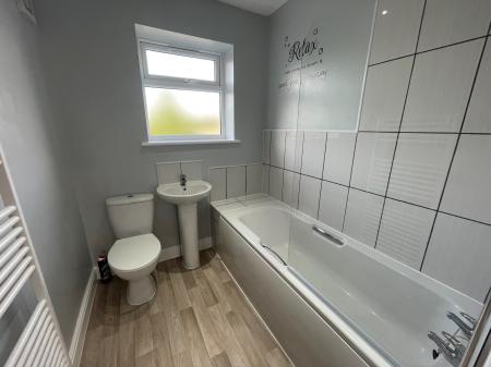 2 bedroom Terraced House to let in Elwell Avenue, Barwell, LE9