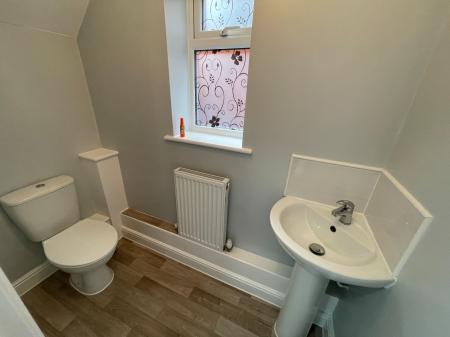 2 bedroom Terraced House to let in Elwell Avenue, Barwell, LE9