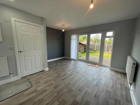 2 bedroom Terraced House to let in Elwell Avenue, Barwell, LE9
