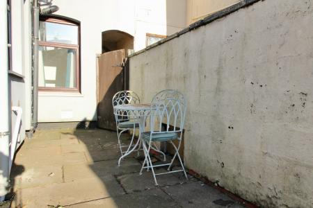 1 bedroom Flat to let in Tomkinson Road, Nuneaton, CV10