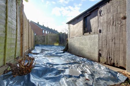 1 bedroom Flat to let in Tomkinson Road, Nuneaton, CV10