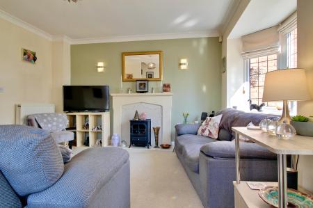 3 bedroom Semi-detached house to let in Station Road, Stoke Golding, CV13