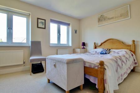 3 bedroom Semi-detached house to let in Station Road, Stoke Golding, CV13