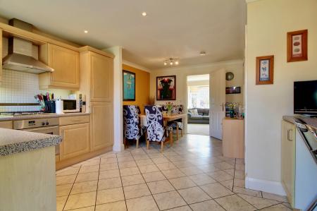 3 bedroom Semi-detached house to let in Station Road, Stoke Golding, CV13