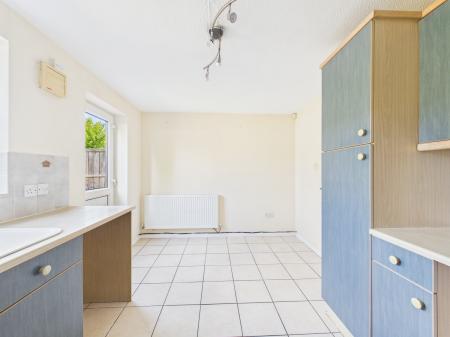 2 bedroom Semi-detached house for sale in Charlecote Walk, Nuneaton, CV11