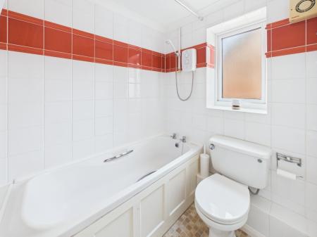 2 bedroom Semi-detached house for sale in Charlecote Walk, Nuneaton, CV11