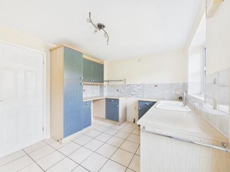 2 bedroom Semi-detached house for sale in Charlecote Walk, Nuneaton, CV11