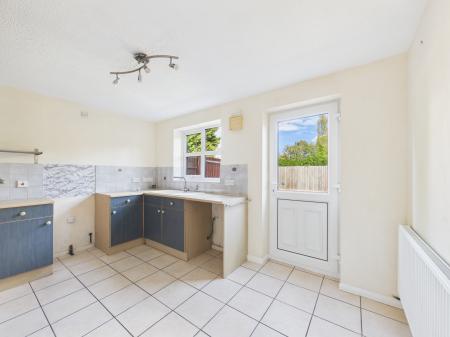 2 bedroom Semi-detached house for sale in Charlecote Walk, Nuneaton, CV11