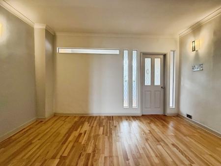1 bedroom Flat to let in College Street, Ullesthorpe, LE17