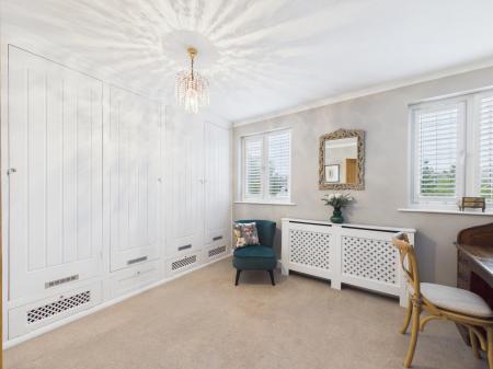 4 bedroom Detached house for sale in Sapcote Road, Burbage, LE10