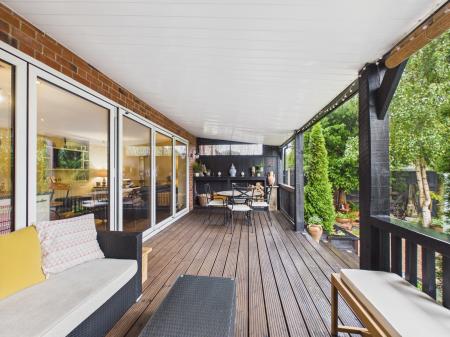 4 bedroom Detached house for sale in Sapcote Road, Burbage, LE10