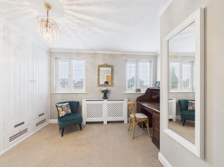4 bedroom Detached house for sale in Sapcote Road, Burbage, LE10