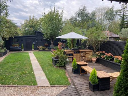 4 bedroom Detached house for sale in Sapcote Road, Burbage, LE10