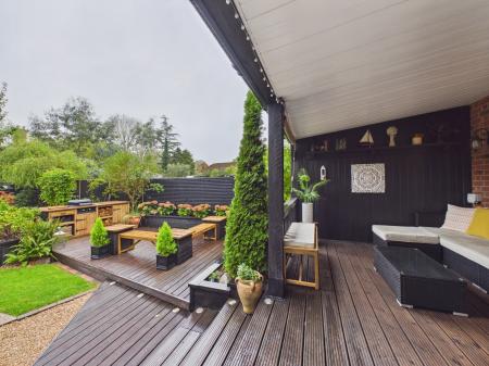 4 bedroom Detached house for sale in Sapcote Road, Burbage, LE10