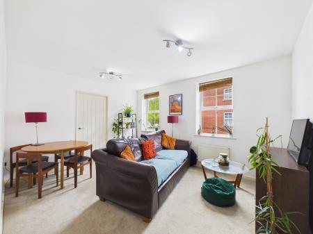 2 bedroom Flat for sale in Marlborough Road, Nuneaton, CV11