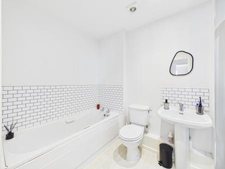 2 bedroom Flat for sale in Marlborough Road, Nuneaton, CV11