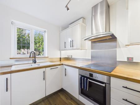 2 bedroom Semi-detached house for sale in Arnold Road, Stoke Golding, CV13