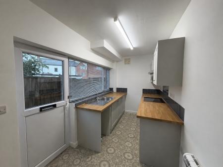 2 bedroom Duplex to let in High Street, Earl Shilton, LE9