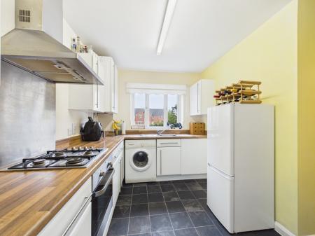 3 bedroom Terraced House for sale in Langham Close, Hinckley, LE10