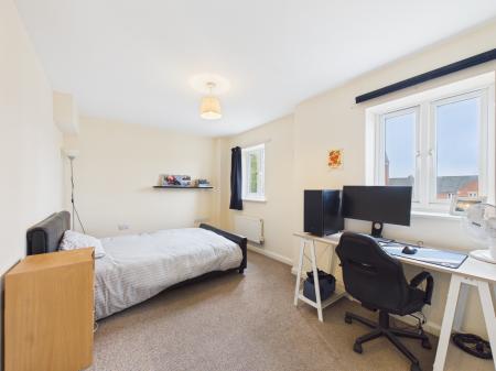 3 bedroom Terraced House for sale in Langham Close, Hinckley, LE10