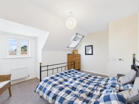 3 bedroom Terraced House for sale in Langham Close, Hinckley, LE10