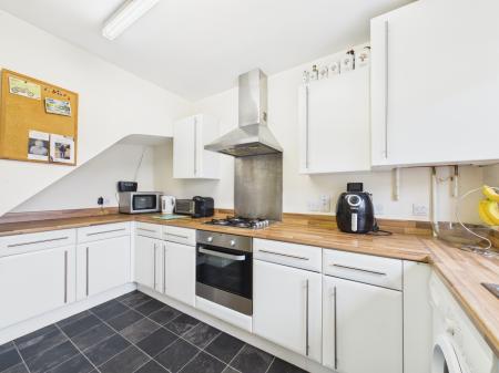 3 bedroom Terraced House for sale in Langham Close, Hinckley, LE10