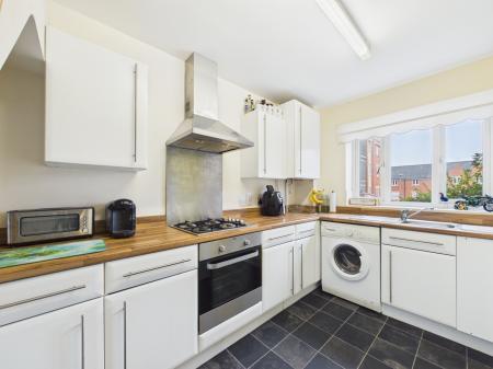 3 bedroom Terraced House for sale in Langham Close, Hinckley, LE10