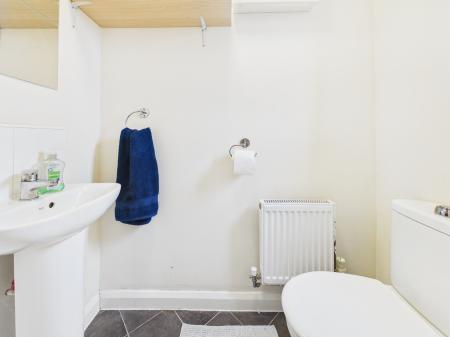 3 bedroom Terraced House for sale in Langham Close, Hinckley, LE10