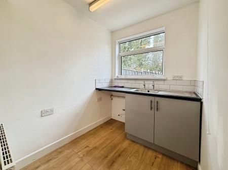 3 bedroom Semi-detached house to let in Hollystitches Road, Nuneaton, CV10