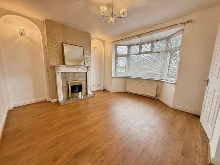 3 bedroom Semi-detached house to let in Hollystitches Road, Nuneaton, CV10