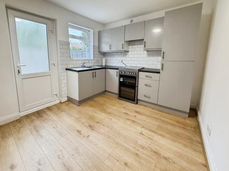 3 bedroom Semi-detached house to let in Hollystitches Road, Nuneaton, CV10