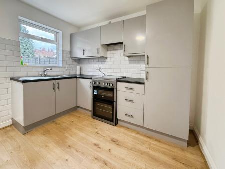 3 bedroom Semi-detached house to let in Hollystitches Road, Nuneaton, CV10