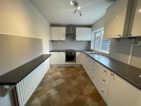 3 bedroom Semi-detached house to let in Waverley Avenue, Nuneaton, CV11