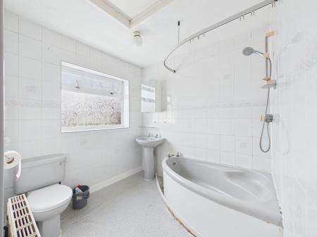 3 bedroom Detached house for sale in Leyland Road, Bulkington, CV12