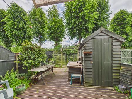 2 bedroom Terraced House for sale in Castle Close, Earl Shilton, LE9
