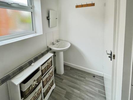 2 bedroom Terraced House to let in Duke Street, Nuneaton, CV11