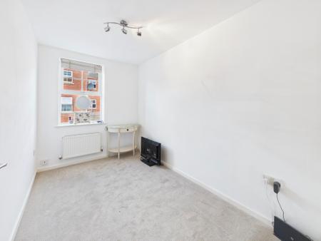 2 bedroom Flat to let in Marlborough Road, Nuneaton, CV11