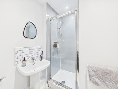 2 bedroom Flat to let in Marlborough Road, Nuneaton, CV11