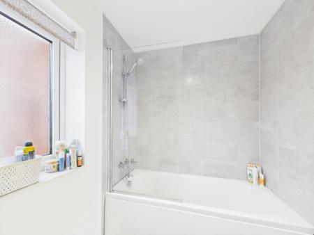 2 bedroom Semi-detached house for sale in Stock Dove Close, Hinckley, LE10