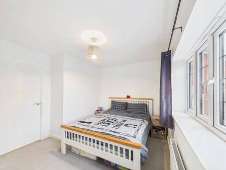 2 bedroom Semi-detached house for sale in Stock Dove Close, Hinckley, LE10