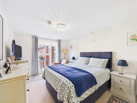 2 bedroom Apartment for sale in Elizabeth Coxhead Gardens, Hinckley, LE10