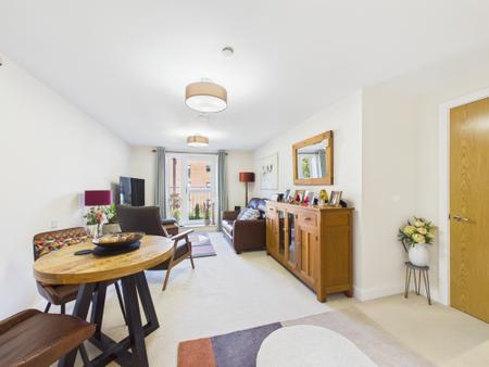 2 bedroom Apartment for sale in Elizabeth Coxhead Gardens, Hinckley, LE10