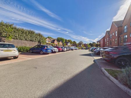 2 bedroom Apartment for sale in Elizabeth Coxhead Gardens, Hinckley, LE10