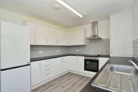 4 bedroom Bungalow to let in Bury Lane, Datchworth, SG3