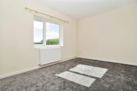 4 bedroom Bungalow to let in Bury Lane, Datchworth, SG3