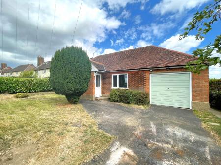 4 bedroom Bungalow to let in Bury Lane, Datchworth, SG3