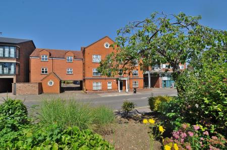 2 bedroom Flat for sale in Osier Court, Bancroft, Hitchin